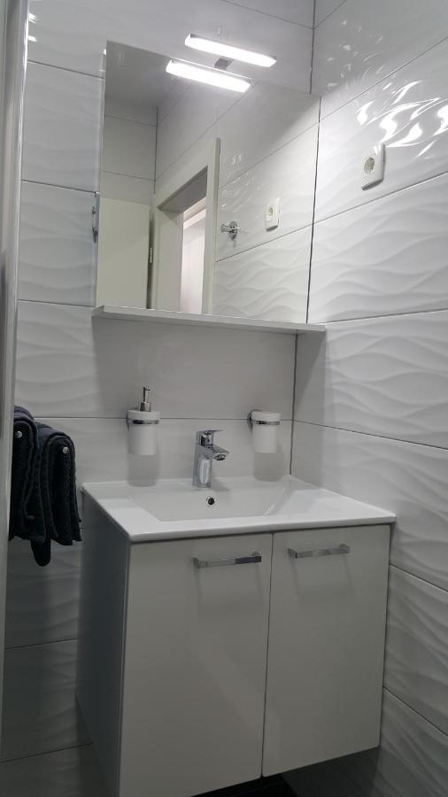 Grey House Appartement Makarska Buitenkant foto