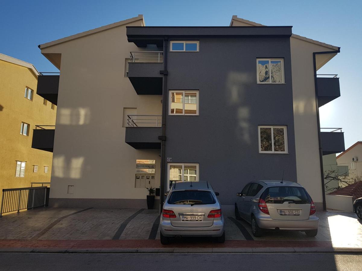 Grey House Appartement Makarska Buitenkant foto