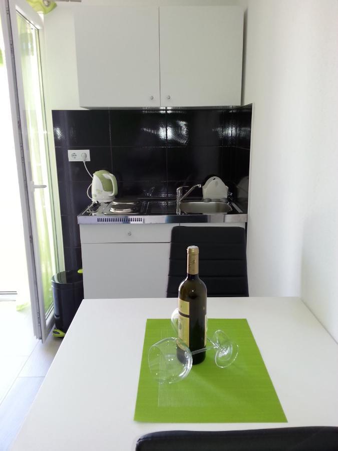 Grey House Appartement Makarska Buitenkant foto