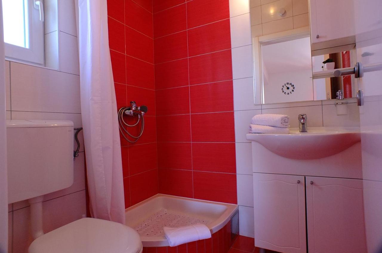 Grey House Appartement Makarska Buitenkant foto