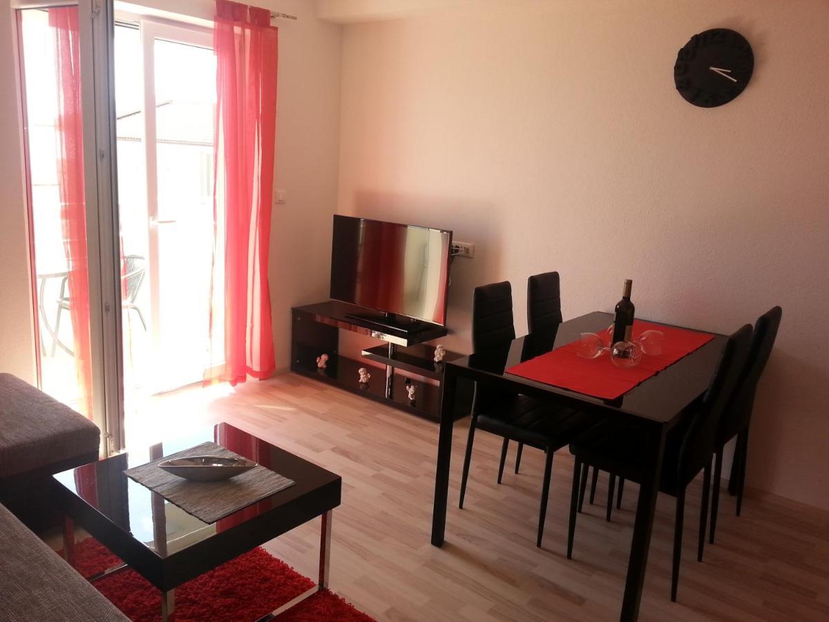 Grey House Appartement Makarska Buitenkant foto