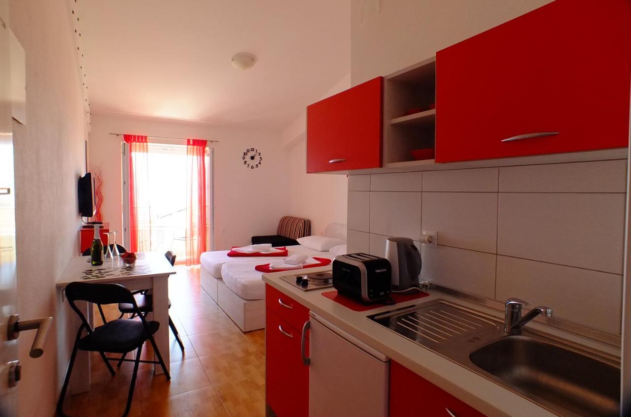 Grey House Appartement Makarska Buitenkant foto