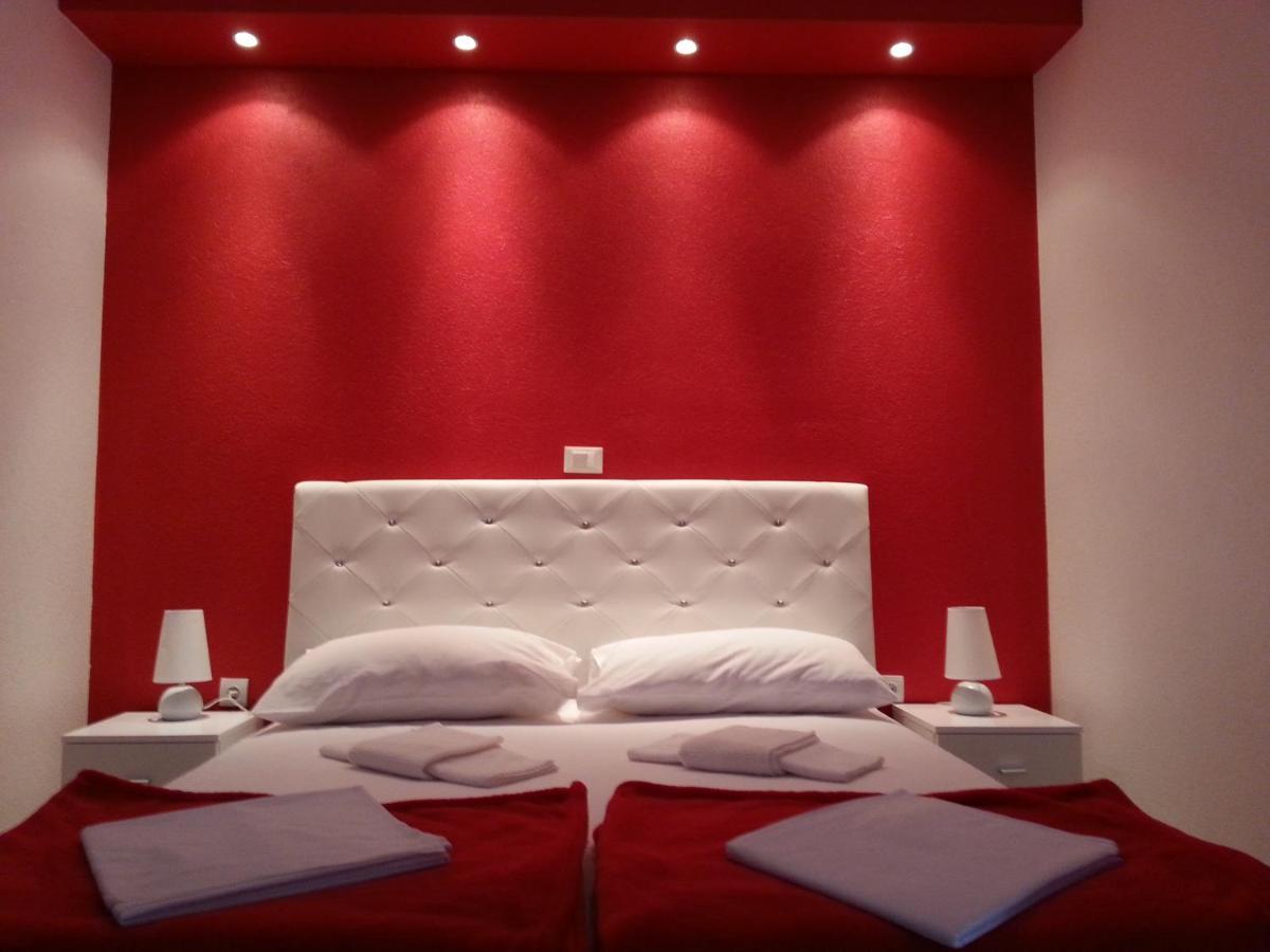 Grey House Appartement Makarska Buitenkant foto