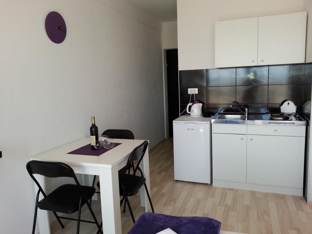 Grey House Appartement Makarska Buitenkant foto