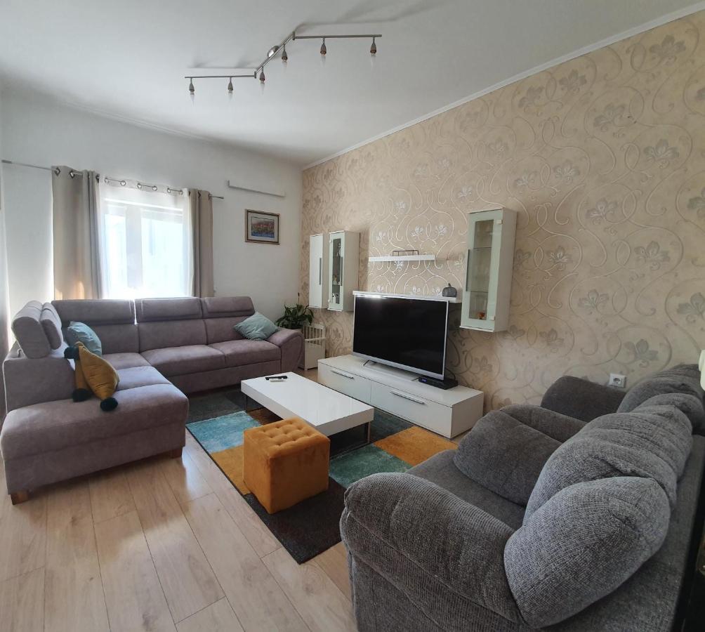 Grey House Appartement Makarska Buitenkant foto