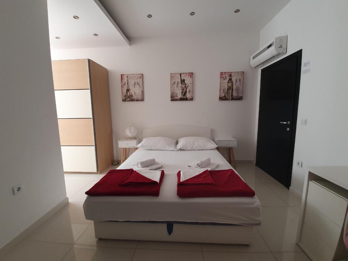 Grey House Appartement Makarska Buitenkant foto