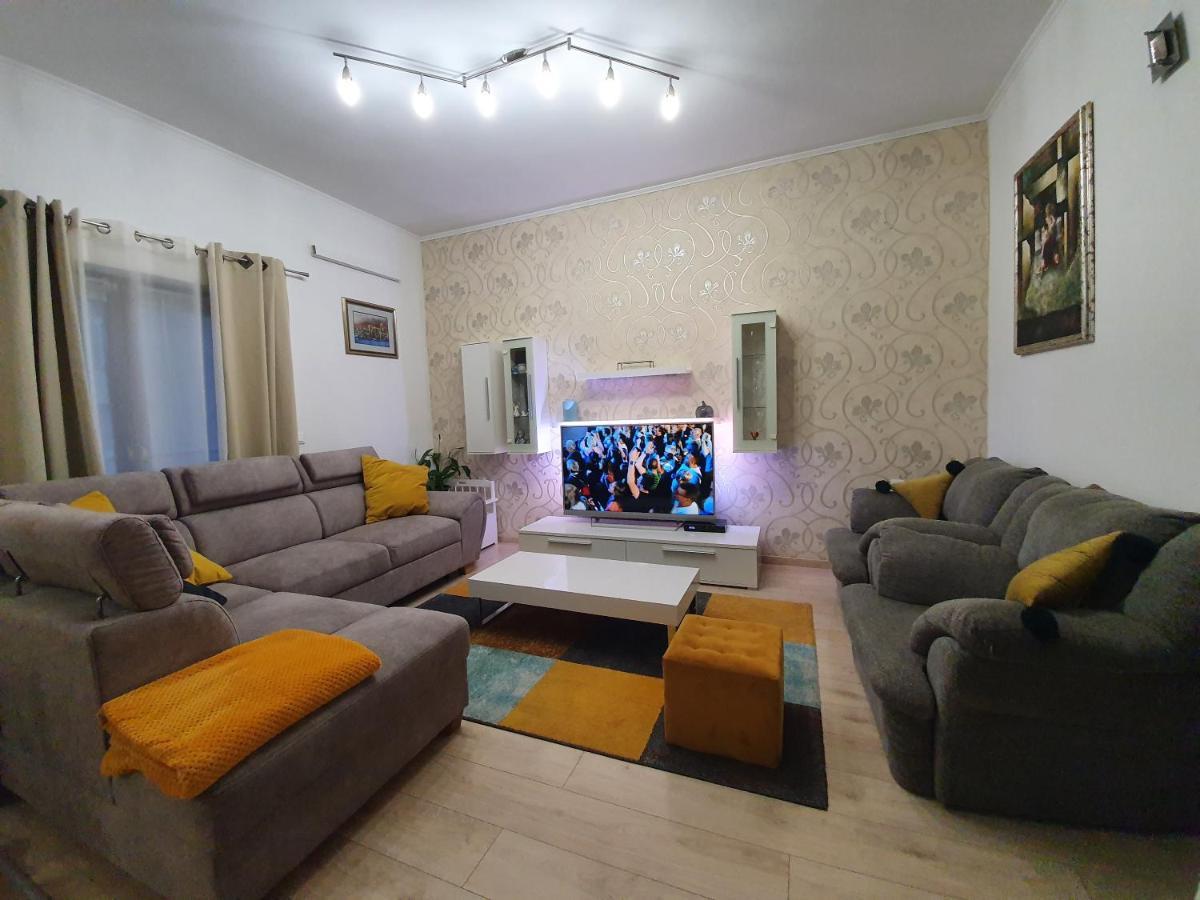 Grey House Appartement Makarska Buitenkant foto